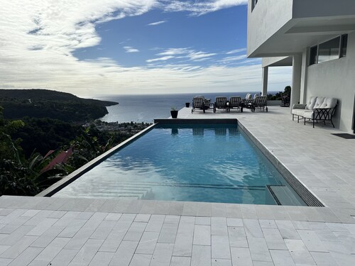 Belle La Maye - Abyss Room