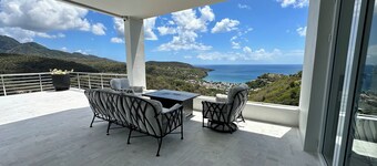 Belle La Maye - Abyss Room