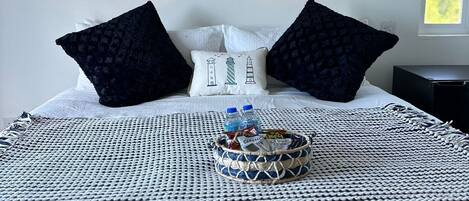 Silitysrauta/-lauta, Wi-Fi, vuodevaatteet