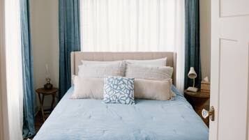 2 makuuhuonetta, silitysrauta/-lauta, Wi-Fi, vuodevaatteet