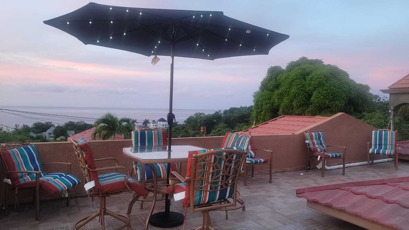 تناول الطعام بالخارج