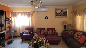 Smart TV - Charming 2-bedroom house in marvelous Boscobel with WiFi, AC (Boscobel)