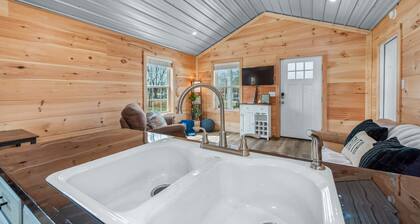 Guntersville Lake House with 32' Boat Garage, No-Stairs Entrance, Wi-Fi