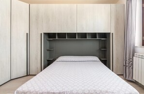 2 bedrooms, desk, iron/ironing board, free WiFi - 2 Bedroom Apartment in Castromediano (Castromediano)