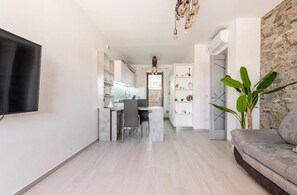 Smart TV - 2 Bedroom Apartment in Castromediano (Castromediano)