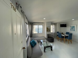 Family Apartment | Living room | Heated floors - Apartamento AL2-P Cerca al Mar con Pisci (Cartagena)