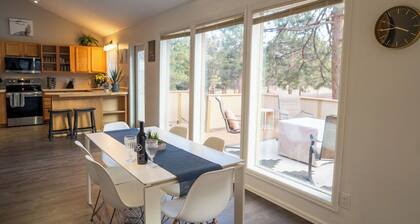 Holiday Home near RMNP and town! Decks, Firepit, Big Yard!