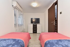 2 bedrooms, Internet