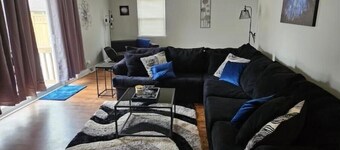 Close to downtown Naperville 3 Bed 2.5bath/Pets OK, Garage and utilities incl.