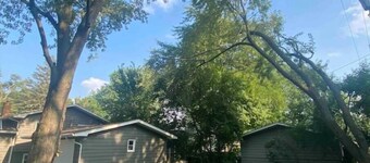 Close to downtown Naperville 3 Bed 2.5bath/Pets OK, Garage and utilities incl.