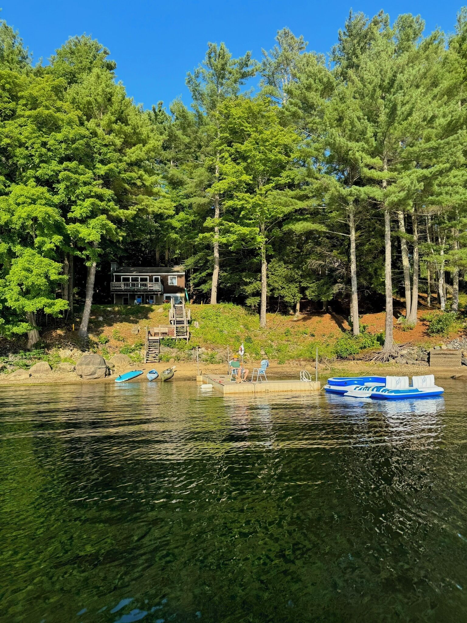 3 Bedroom Lakefront cabin with large dock - no crossing road to get to the lake!