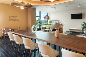 Coin salon dans le hall