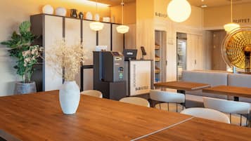 Kontinental morgenmad hver dag (11.50 EUR pr. person)