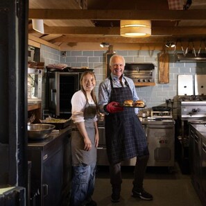 Lunch and dinner served - The Red Lion Blewbury (Didcot)