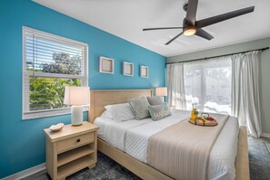 4 chambres, bureau, fer et planche à repasser, lit parapluie