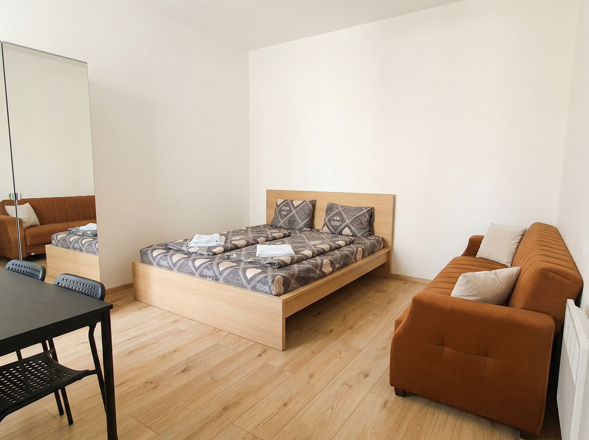 Standard-Dreibettzimmer | Schreibtisch, kostenloses WLAN