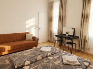 Standard Triple Room - Relaxing 2BR shared Apt. U3 Enkplatz (Vienna)