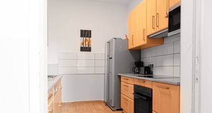 Relaxing 2BR shared Apt. U3 Enkplatz