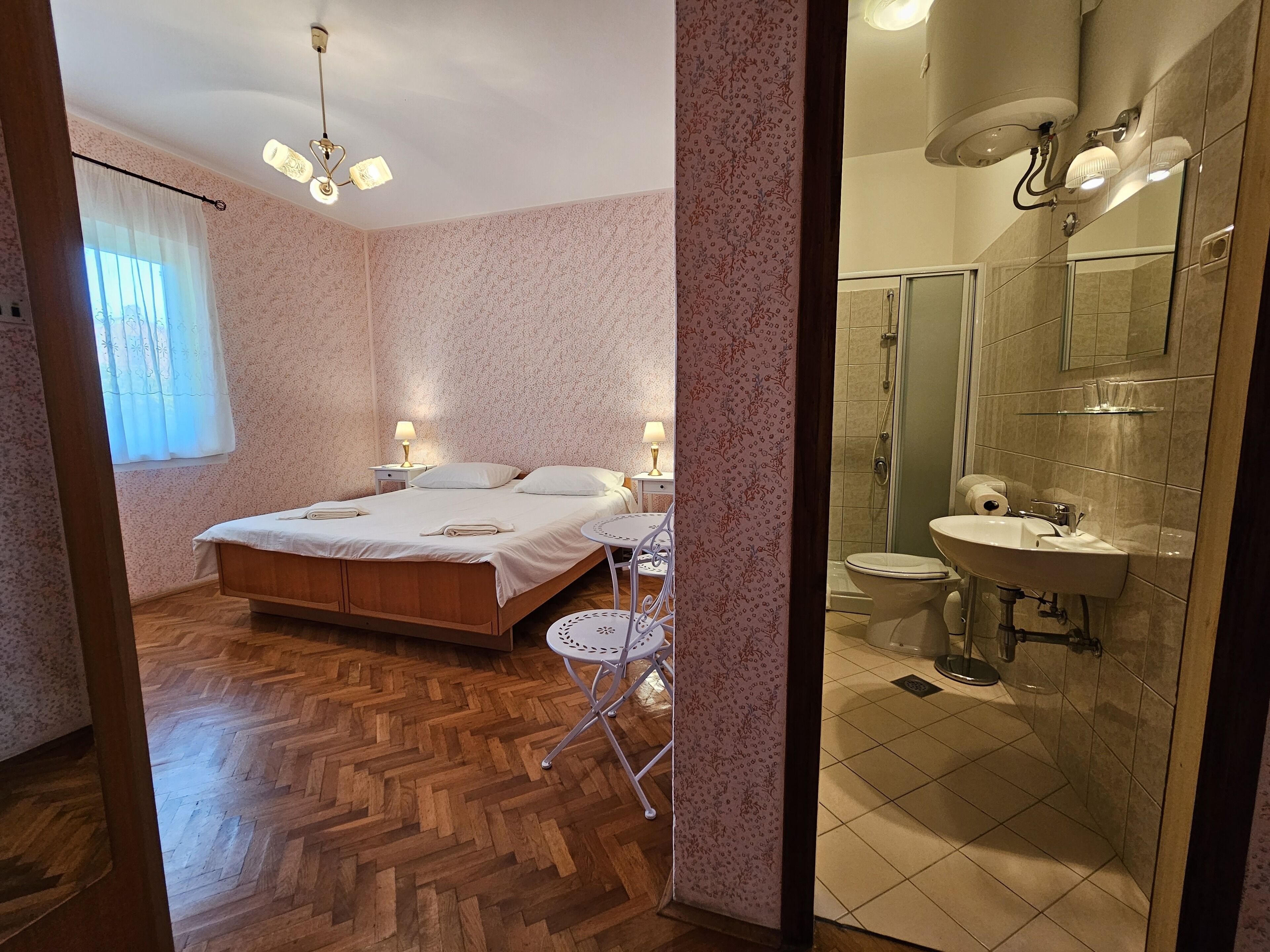 MM Room 1