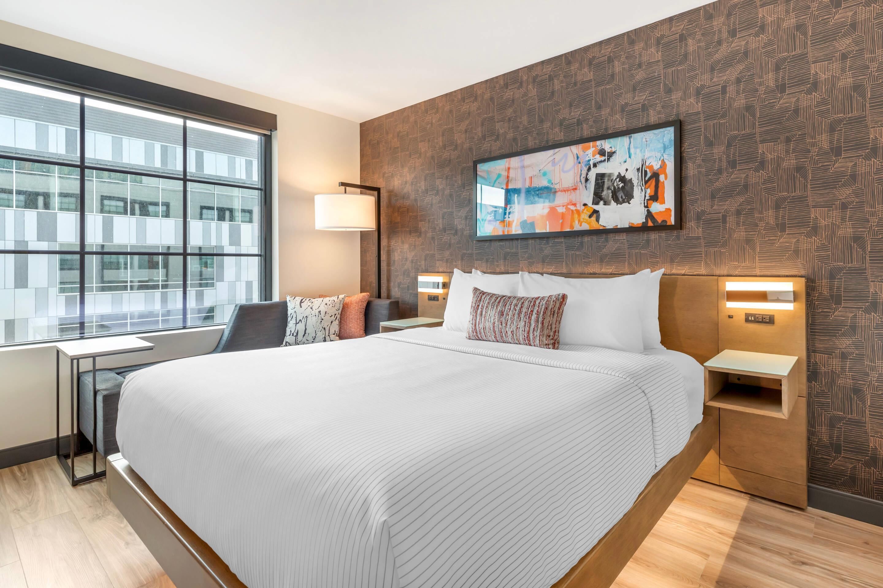 Room, 1 King Bed, Non Smoking | Premium bedding, desk, laptop workspace, blackout drapes