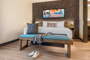 Suite, 1 King Bed, Non Smoking | Premium bedding, desk, laptop workspace, blackout drapes