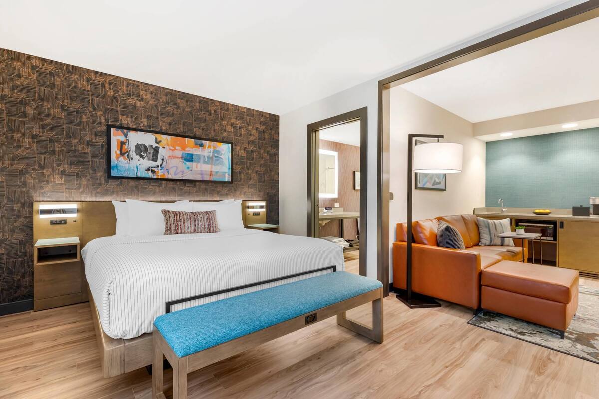 Suite, 1 King Bed, Non Smoking | Premium bedding, desk, laptop workspace, blackout curtains