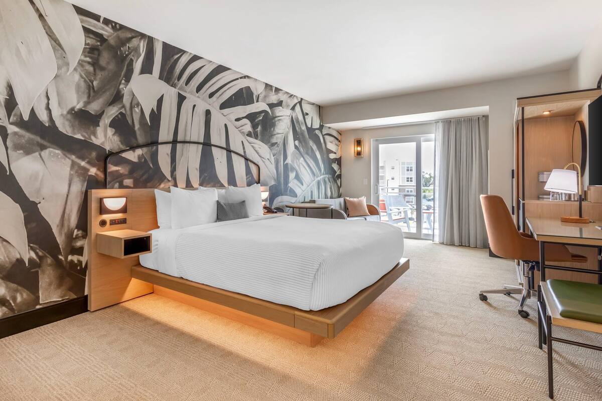 Standard Room, 1 King Bed with Sofa bed, Non Smoking, Balcony (Pool View) | Egyptian cotton sheets, premium bedding, down comforters, desk