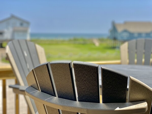 Outdoor dining - Beautiful 8Bed/7Bath Beach View Home for the entire Family (Freeport)