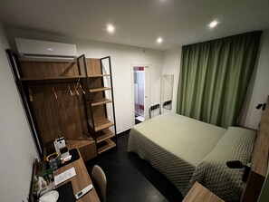 7 多间卧室、免费 WiFi、床单