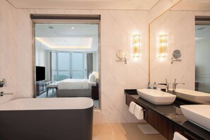 Articles de toilette gratuits, sèche-cheveux, chaussons
