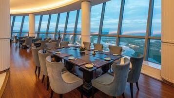 2 restaurants, breakfast, lunch, dinner served; Fusion cuisine