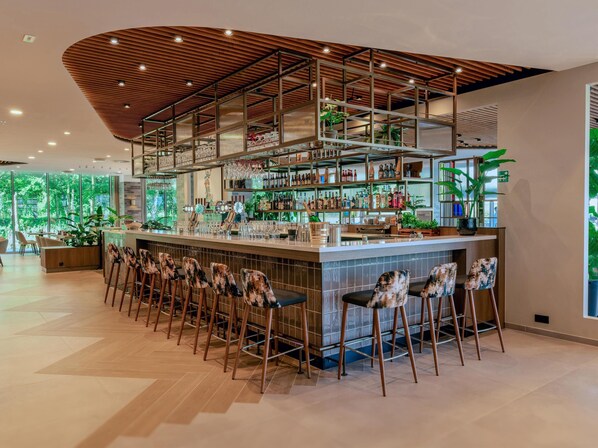 Bar (on property) - Hilton Garden Inn Brussels Airport (Machelen)