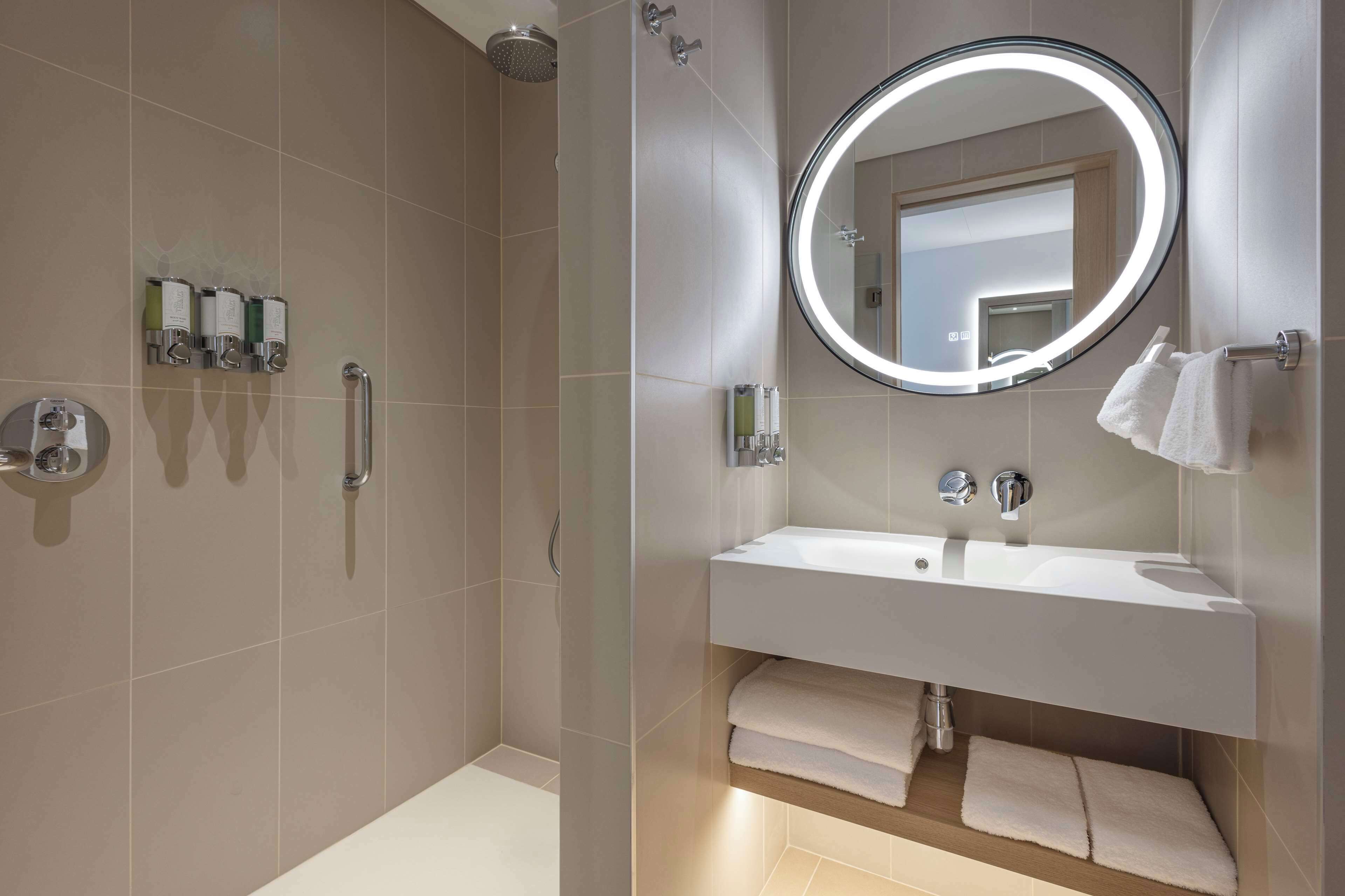 Bathroom shower