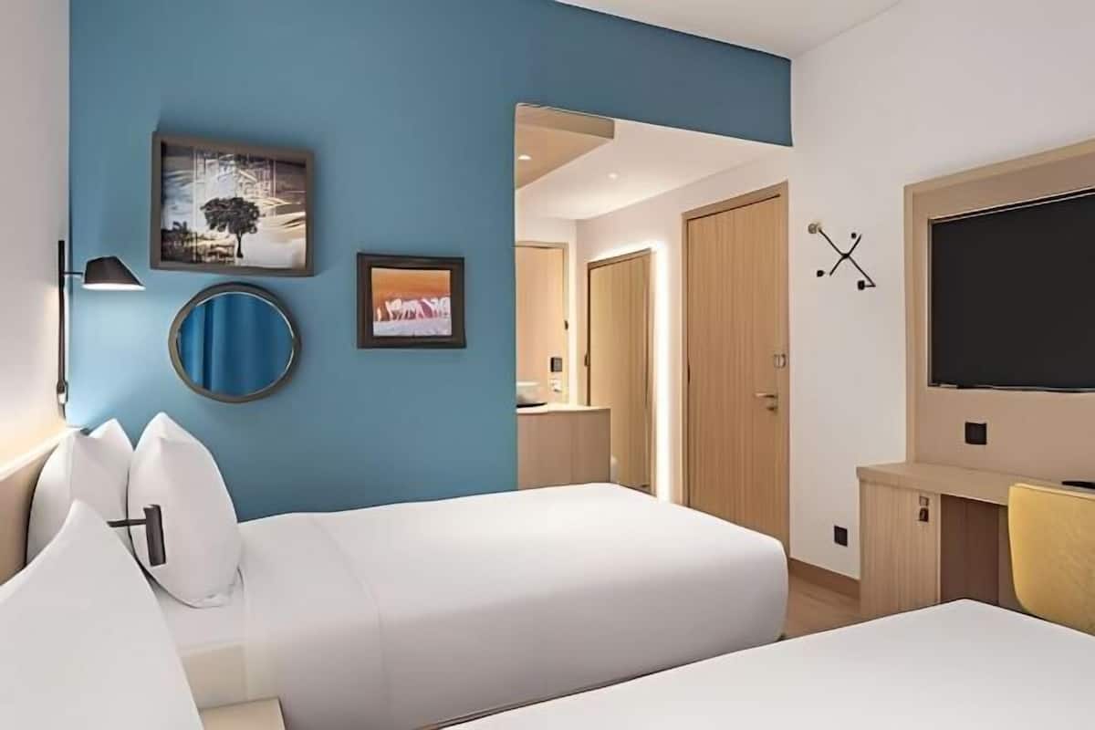 Premium bedding, in-room safe, individually furnished, desk