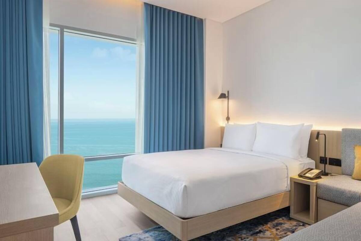 Premium bedding, in-room safe, individually furnished, desk