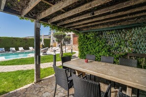 Outdoor dining - Apartment Goran (Istria - Poreč) (Poreč)