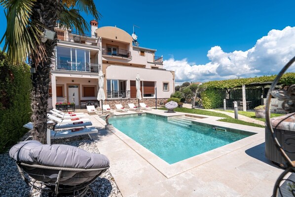 Pool - Apartment Goran (Istria - Poreč) (Poreč)