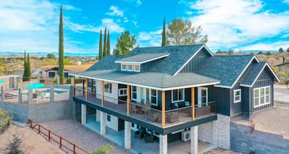 Swim & Stay at Old Town Overlook Across from Merkin Vineyards