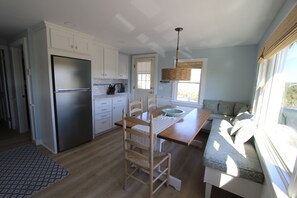 Dining - Dune Tootin Unit 3 (Sandwich)