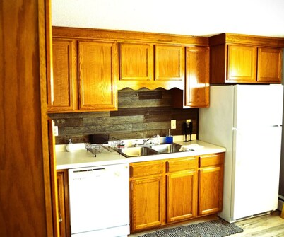 Red 3: A Cozy Two-bedroom Apartment