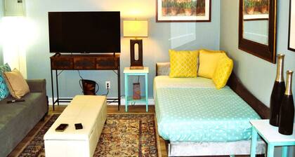 Red 3: A Cozy Two-bedroom Apartment