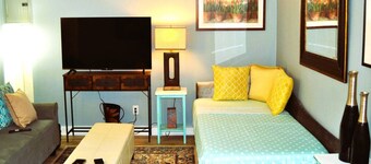 Red 3: A Cozy Two-bedroom Apartment