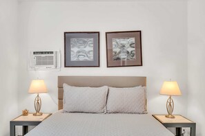 1 غرفة نوم ومكواة/لوح كي وواي فاي وملاءات أسرّة