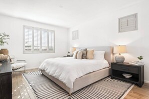 4 habitaciones, tabla de planchar con plancha, wifi y ropa de cama