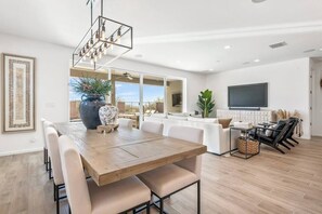 Interior - Peaceful Poolside Retreat: Near Tucson Rodeo (Marana)