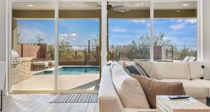 Peaceful Poolside Retreat: Near Tucson Rodeo