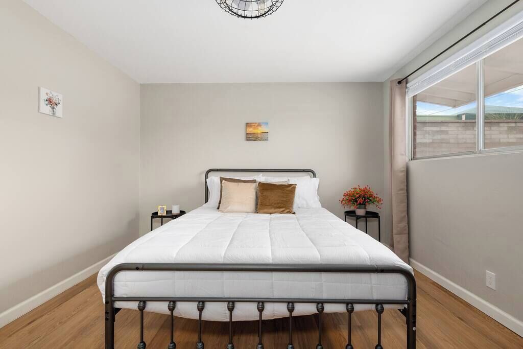 4 habitaciones, tabla de planchar con plancha, cuna de viaje y wifi 