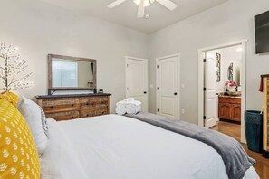 2 Schlafzimmer, Bügeleisen/Bügelbrett, Reisekinderbett, WLAN