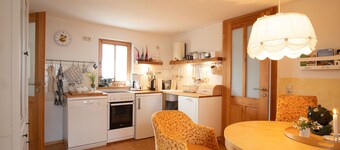 Kleine Vintage-Ferienwohnung für1-3Gäste, Außenpool, Sauna, Park, Natur, Ruhe