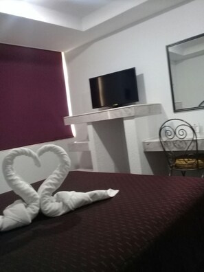 Silitysrauta/-lauta, ilmainen Wi-Fi, vuodevaatteet